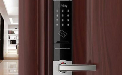 鲁甸24小时上门开锁公司