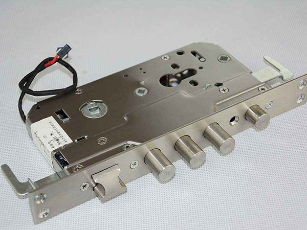 鲁甸24小时上门开锁公司